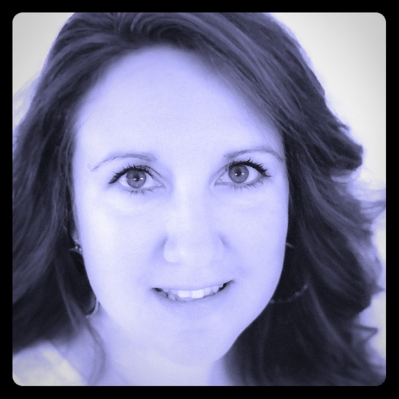 Meet your Posher, Cassandra - Picture 1 of 1